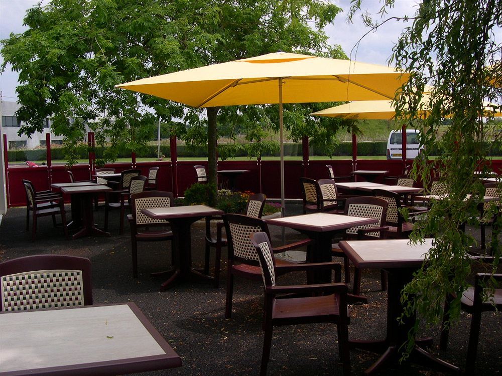 Logis Hotel Restaurant Le Sainte Mere Exterior photo